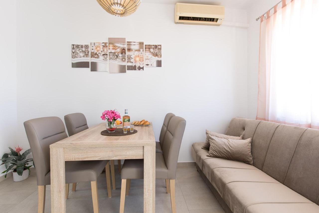 Apartment Oleander Пунат Екстериор снимка